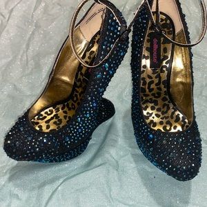 Size 6 Helis high heels beautiful blue glitter never been worn y2k 2000s